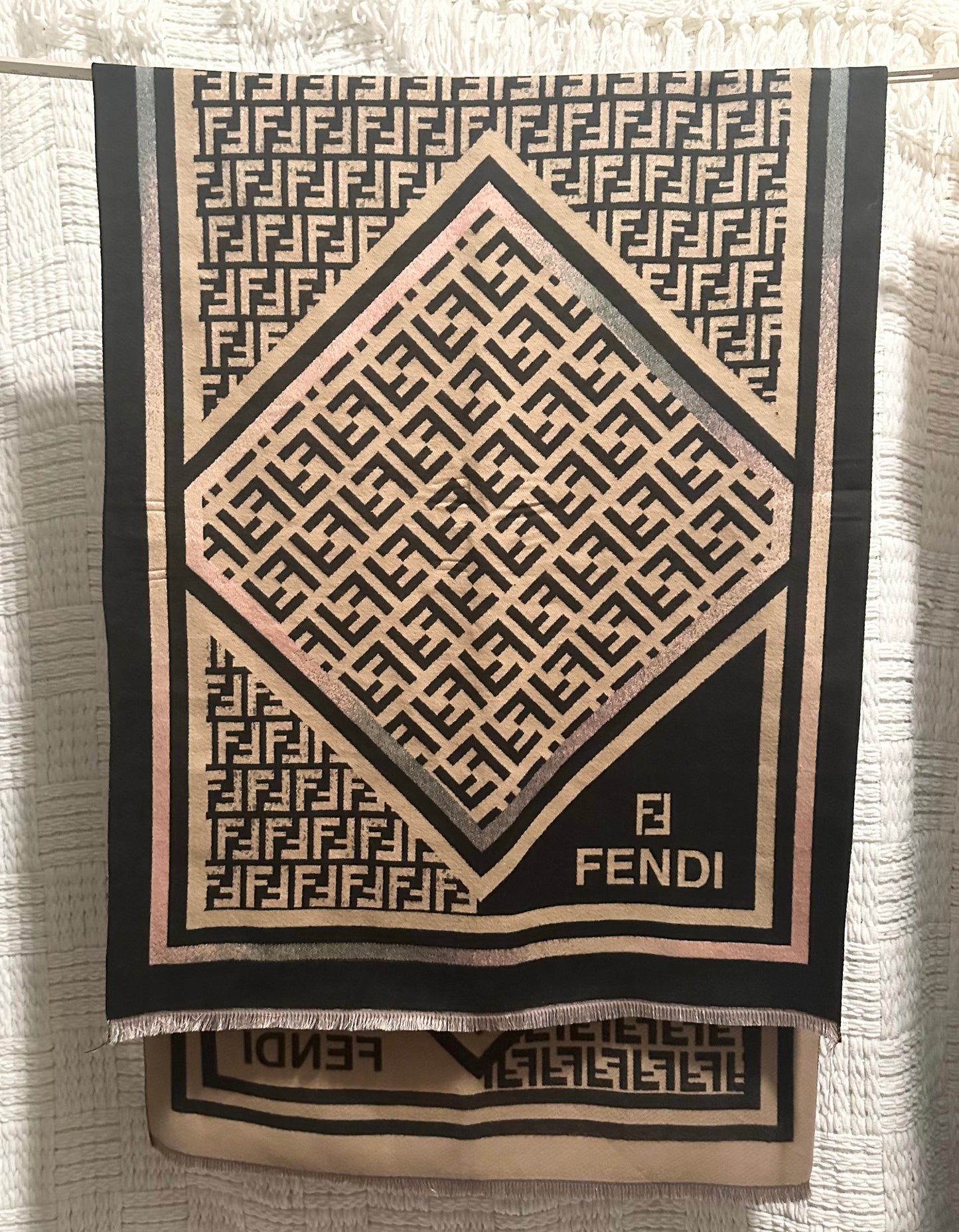 F3 SCARF WITH BOX