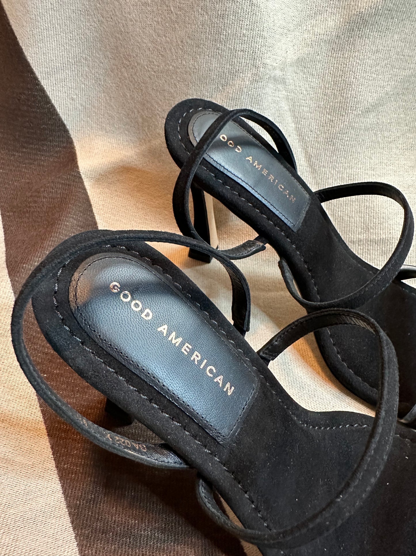 Good American The Standout Square Toe Sandal Suede Black 9 1/2 Heels