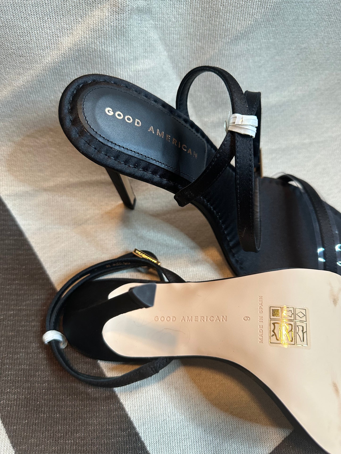 GOOD AMERICAN WOMEN’S BLACK STRAPPY STILETTO ANKLE STRAP POINTED GOLD TIP HEELS NEW WITH BOX