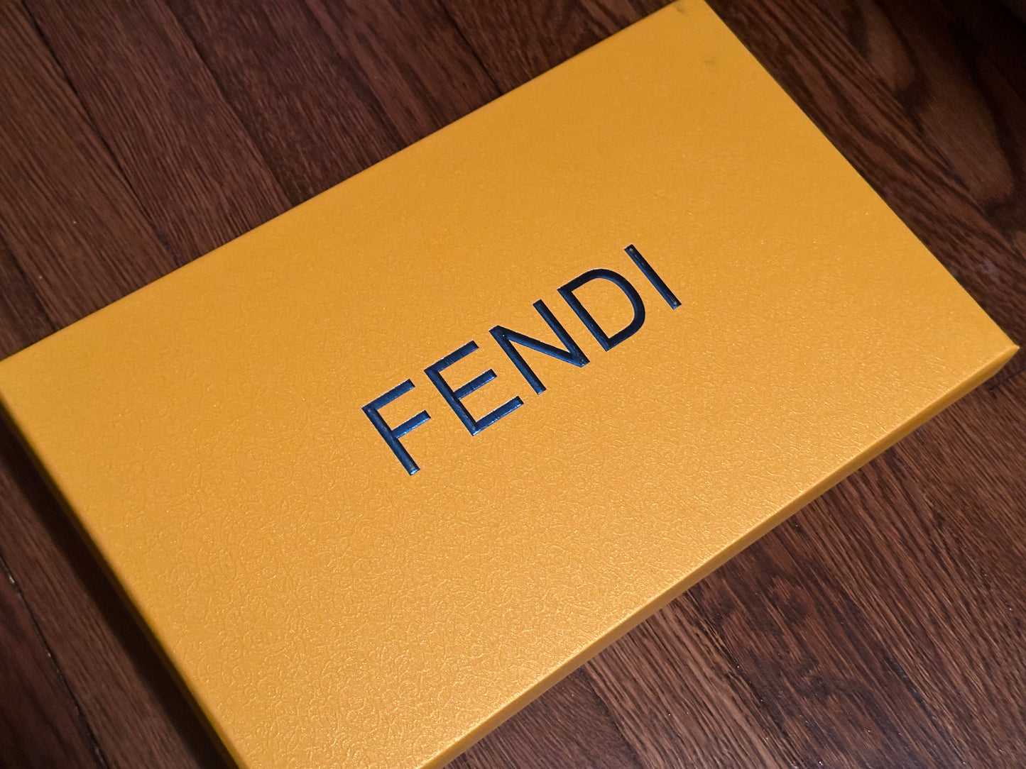 F3 SCARF WITH BOX