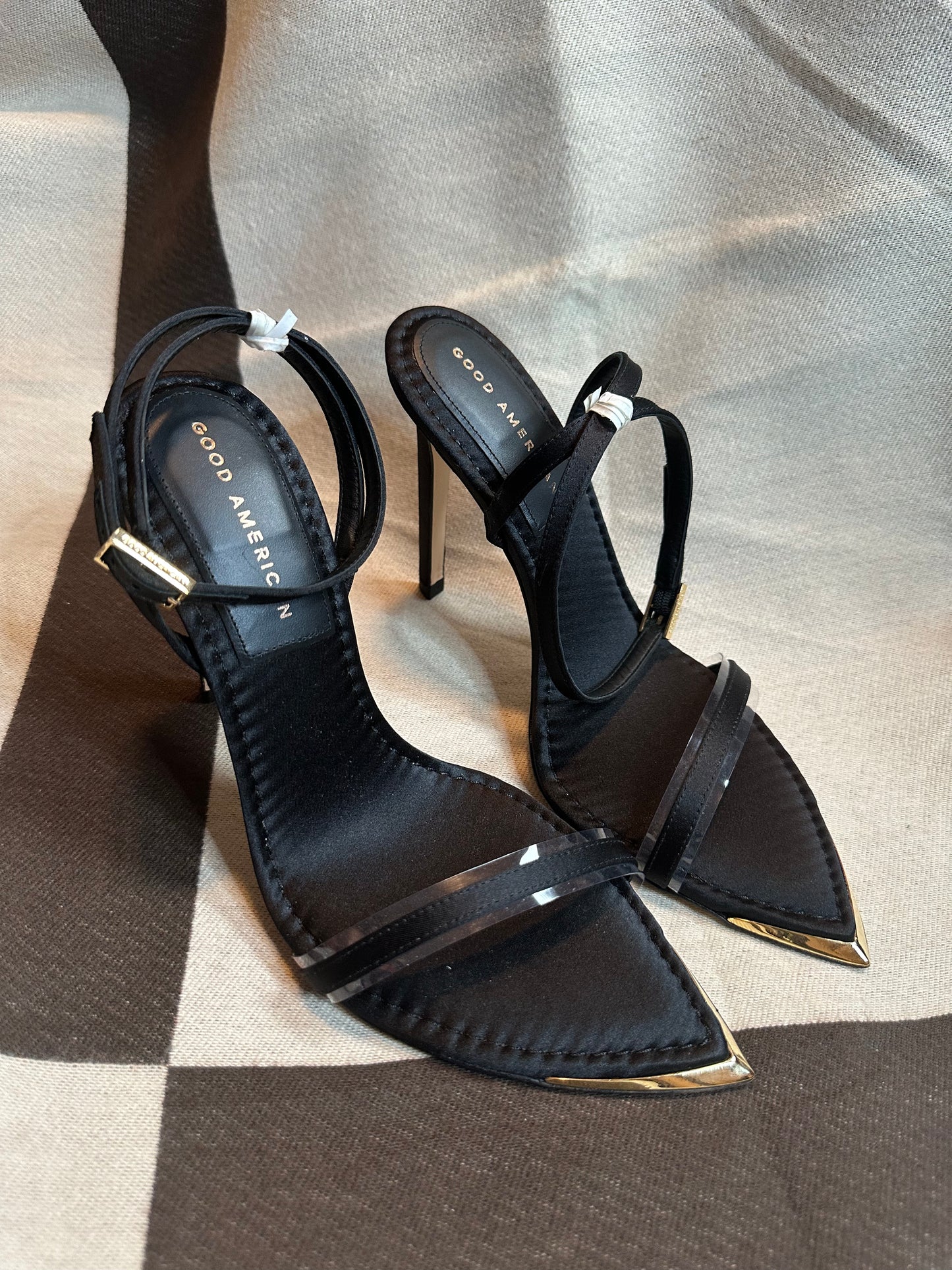 GOOD AMERICAN WOMEN’S BLACK STRAPPY STILETTO ANKLE STRAP POINTED GOLD TIP HEELS NEW WITH BOX
