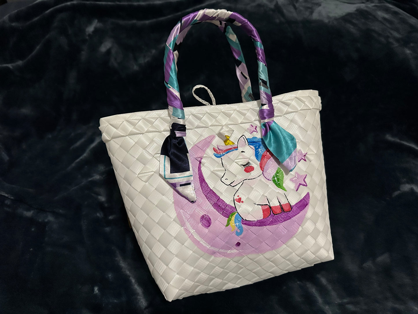 WHITE UNICORN SMALL BAYONG