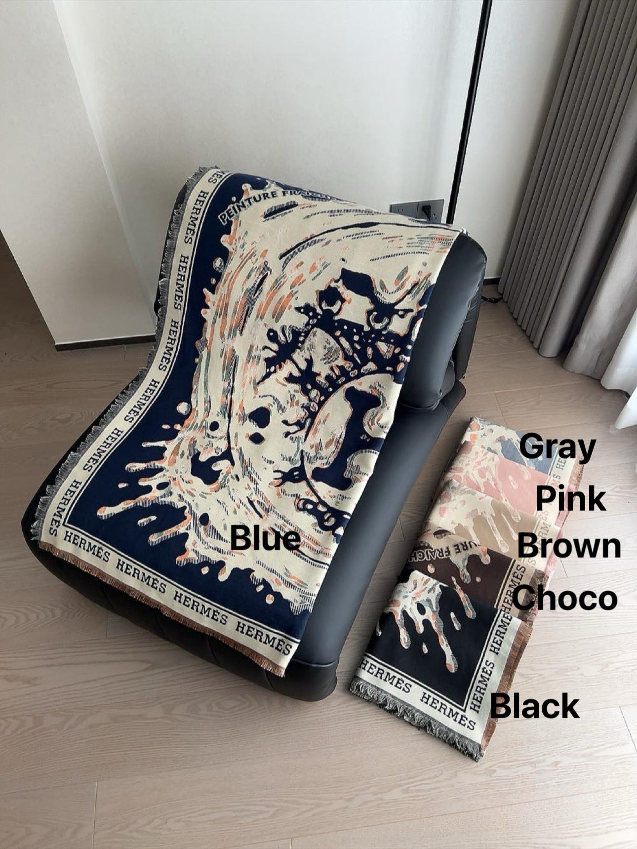 H3 SCARF 140x140cm with Box and Paperbag