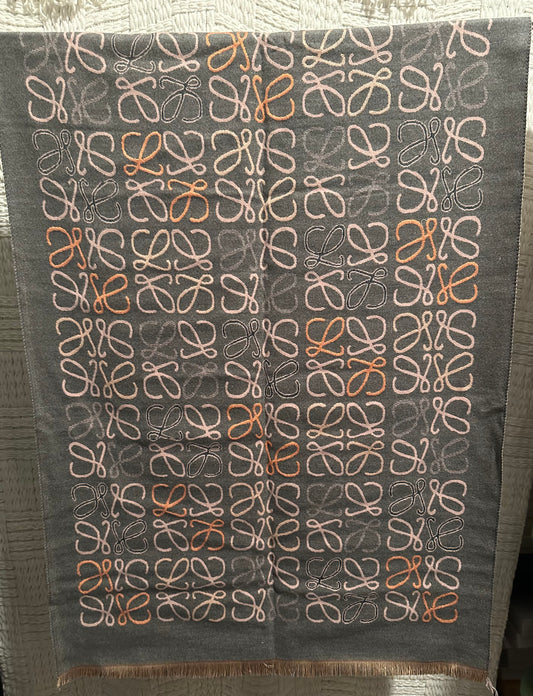 LO5 SCARF WITH BOX