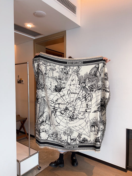 D10 SCARF 140x140cm with Box and Paperbag