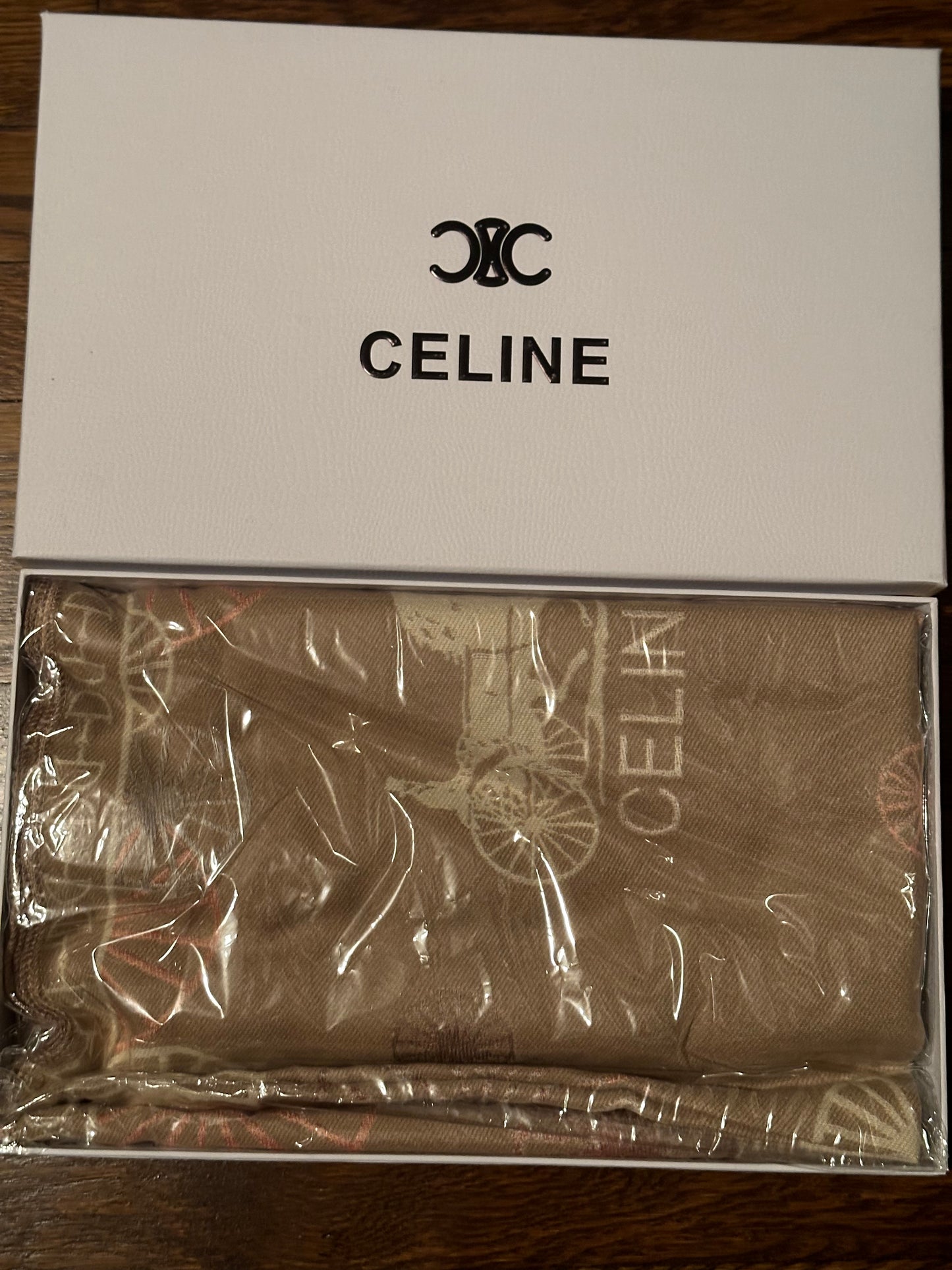 CE1 SCARF WITH BOX