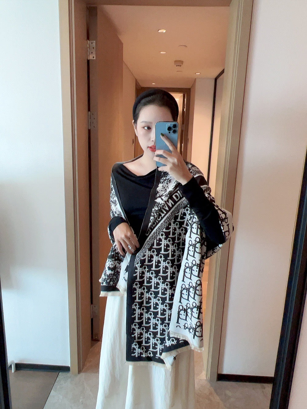 D1-5 SCARF 180x90cm with Box and Paperbag