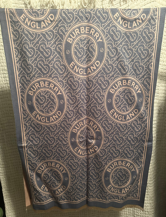 BB1 SCARF WITH BOX and Paperbag