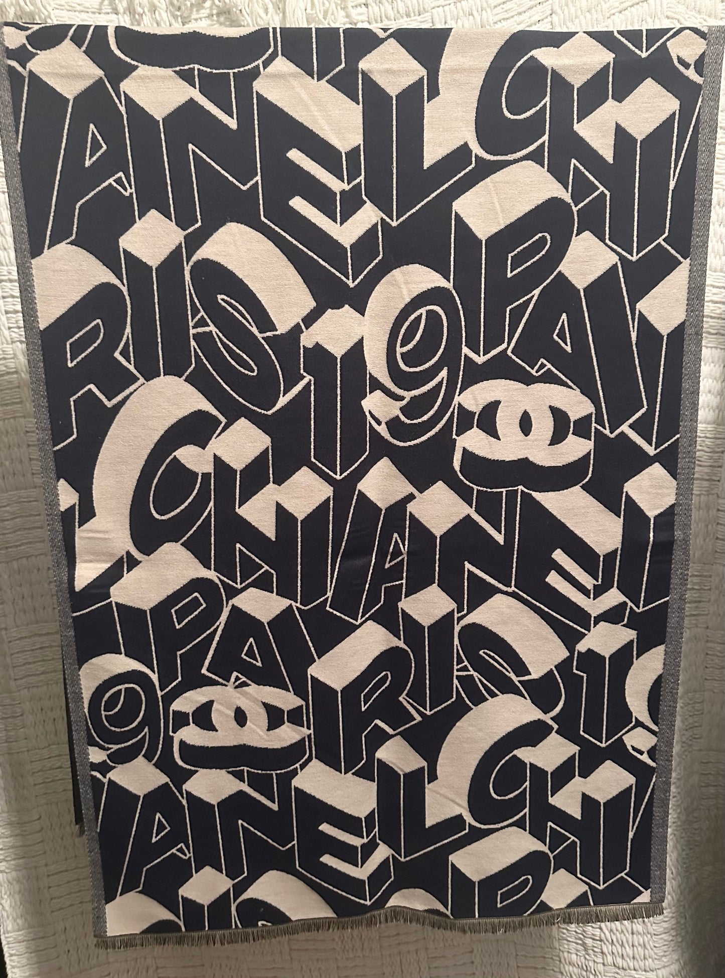 CC2 SCARF WITH BOX and Paperbag