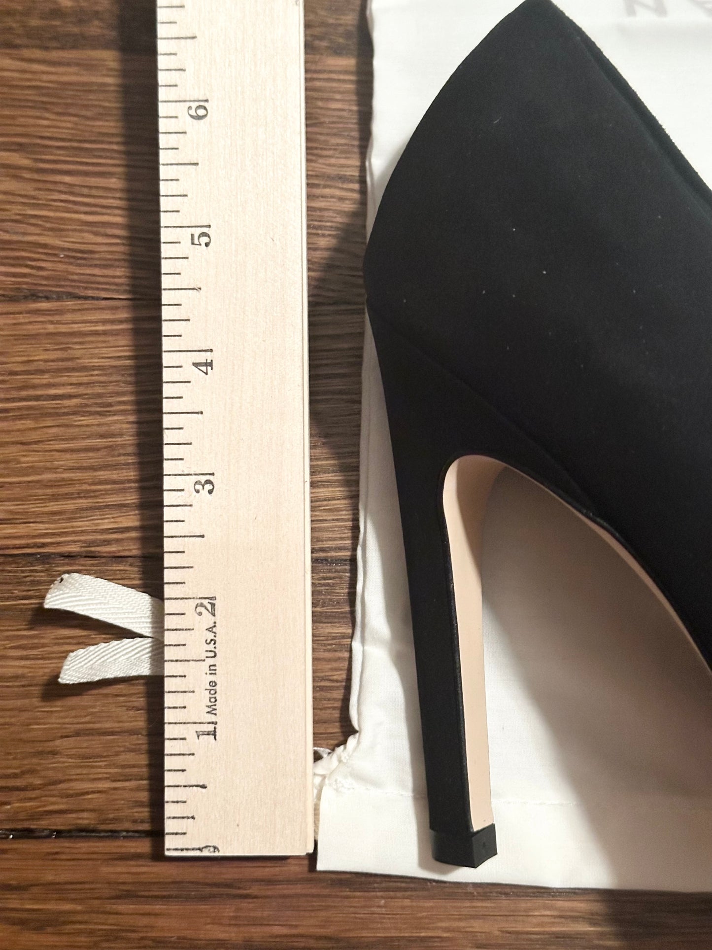 GOOD AMERICAN WOMEN’S  FAUX SUEDE BLACK PUMP HIGH HEELS