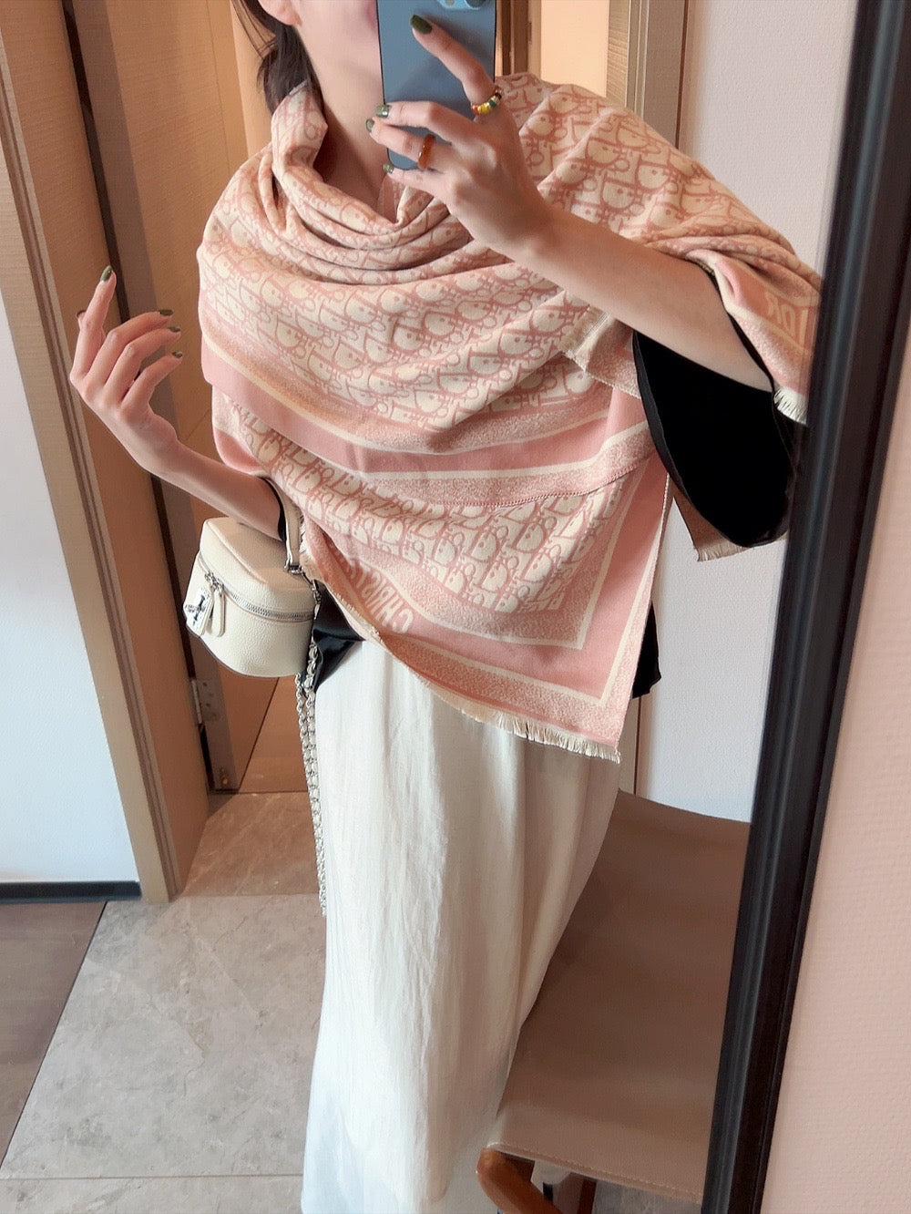 D 6-9 SCARF 180x90cm with Box and Paperbag