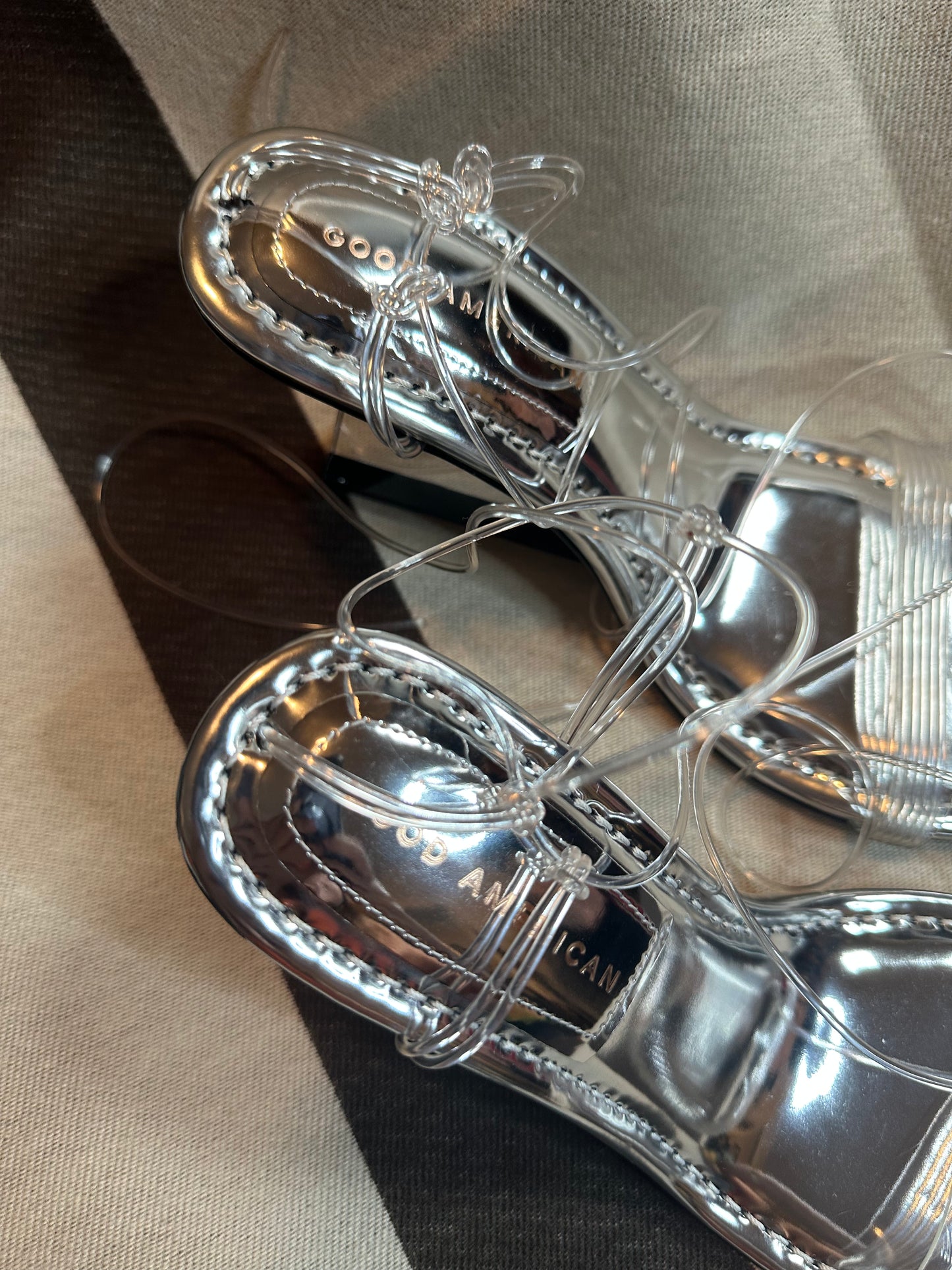 GOOD AMERICAN WOMEN’S  CINDER-F*CKING-RELLA WEDGE - CLEAR