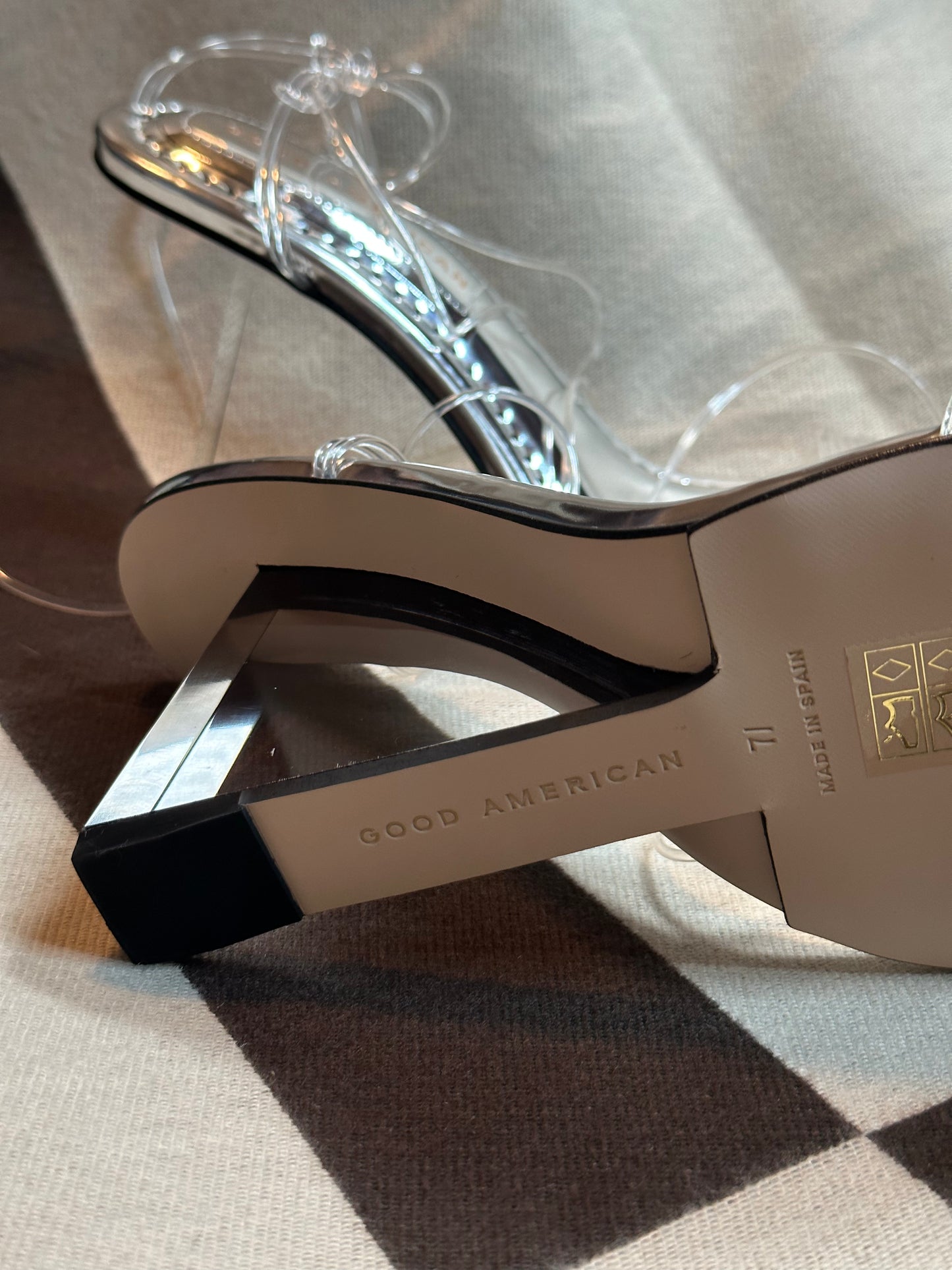 GOOD AMERICAN WOMEN’S  CINDER-F*CKING-RELLA WEDGE - CLEAR