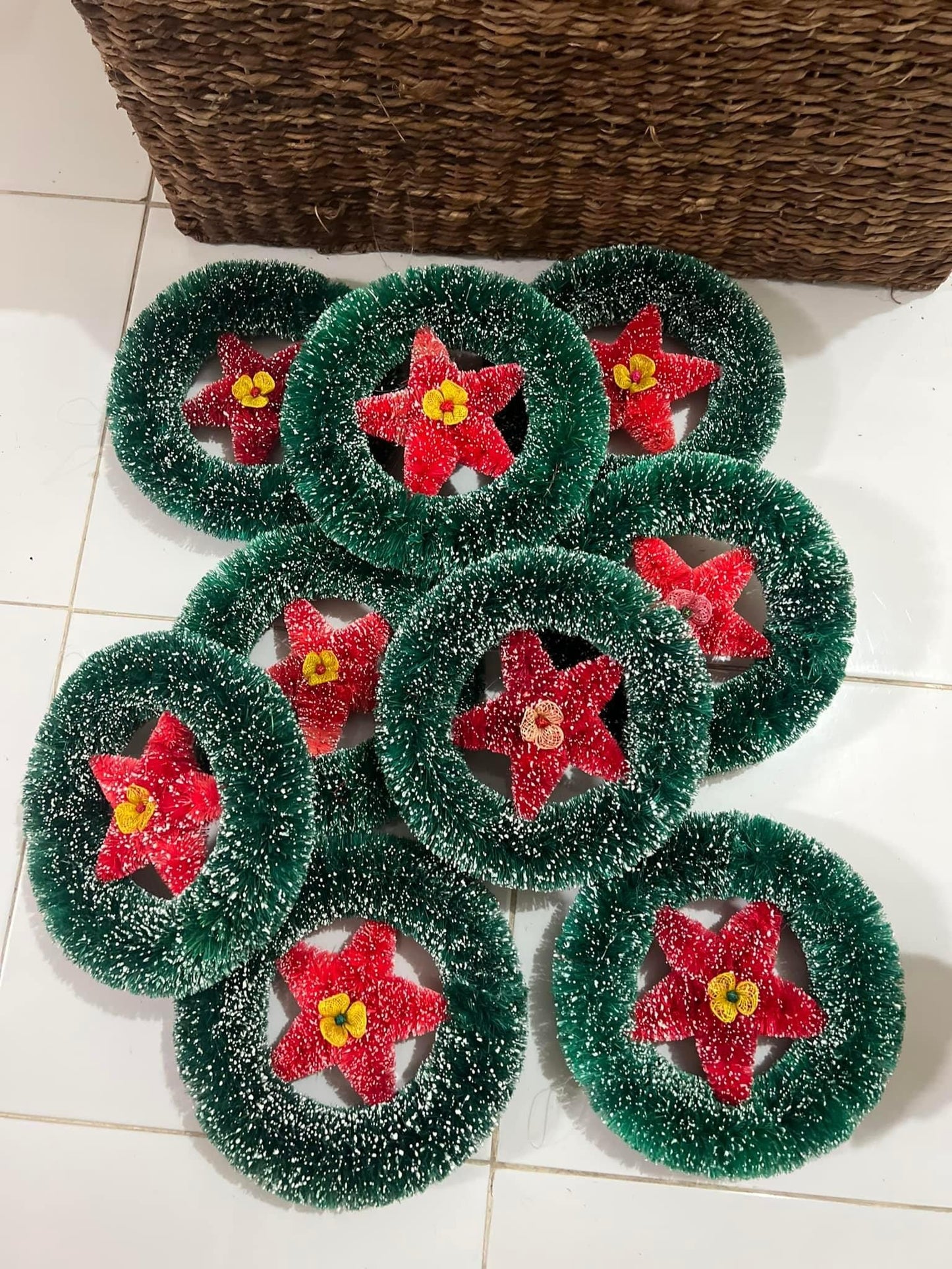 WREATH ORNAMENTS 10”