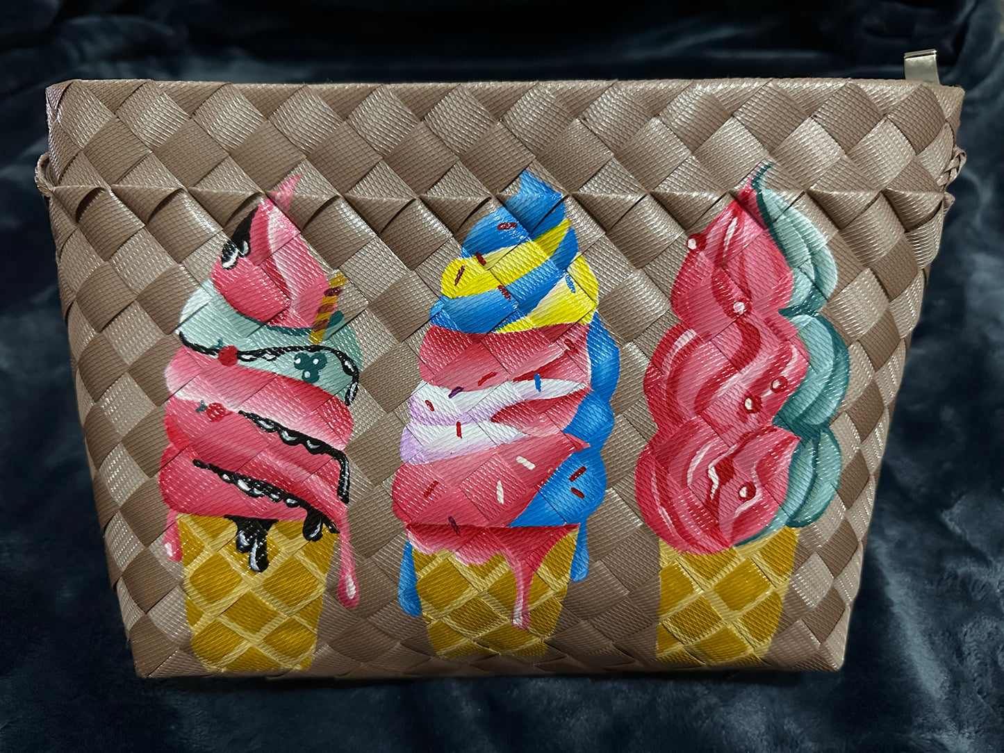 ICE CREAM SLING
