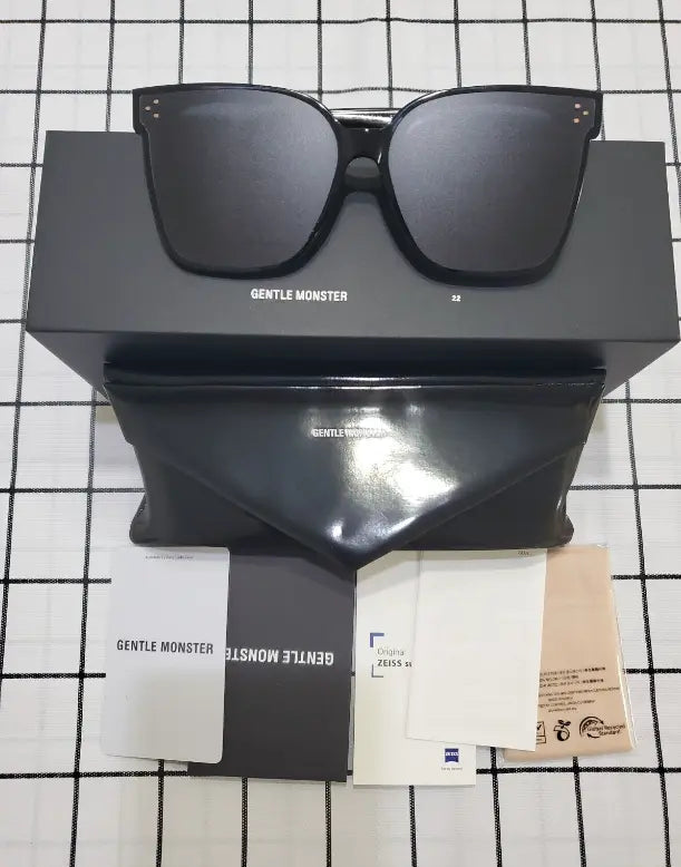 Kuku shop gentle monster